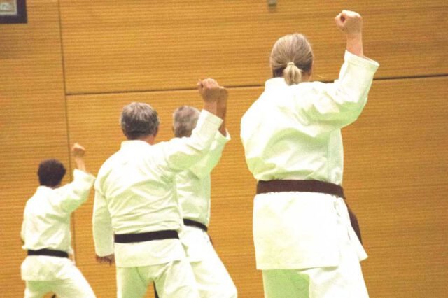 Karate Anfänger – Selbstverteidigungskurs (für Ü50-Jährige)